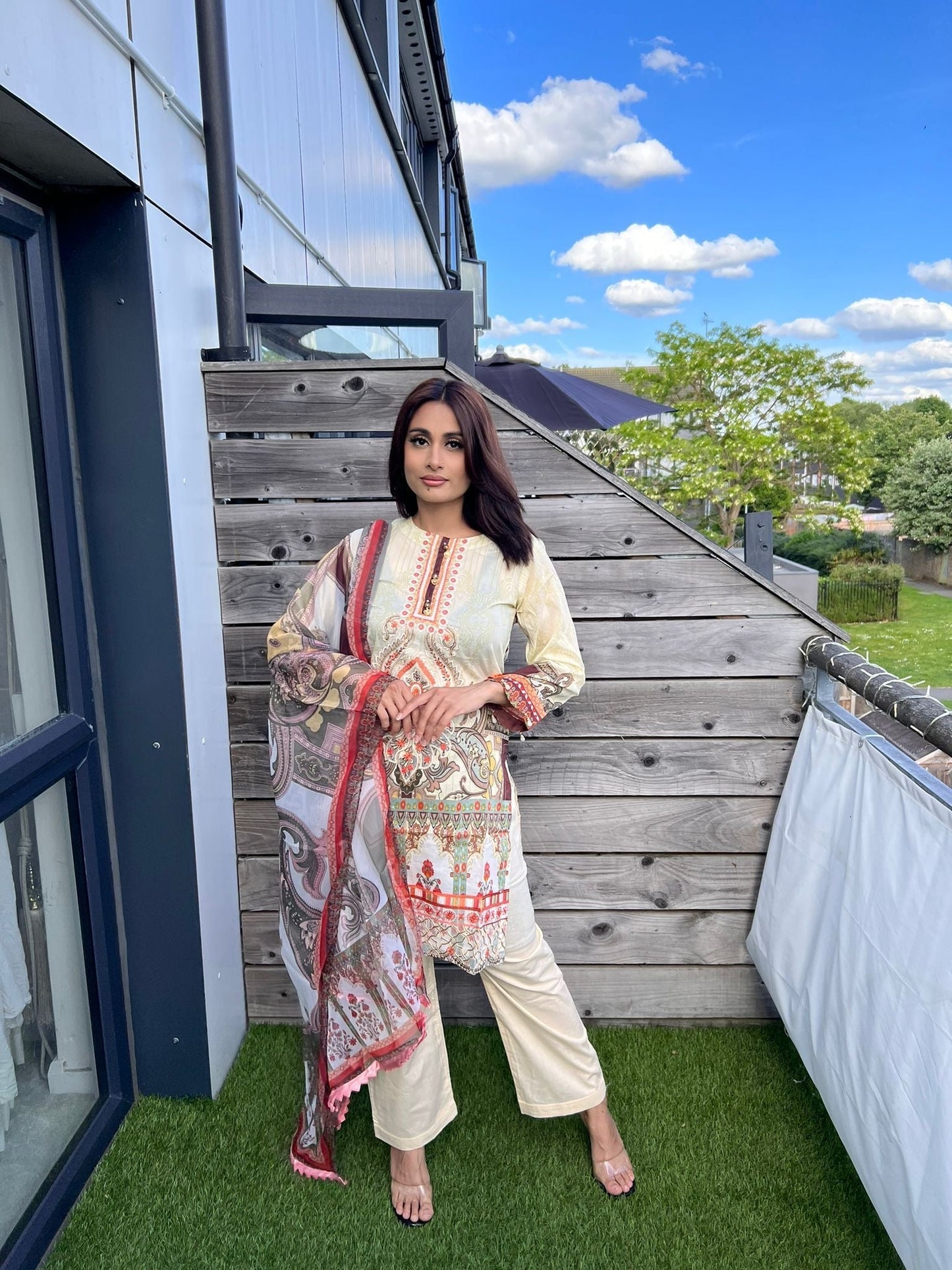 Areesha's Luxury Lawn Pret