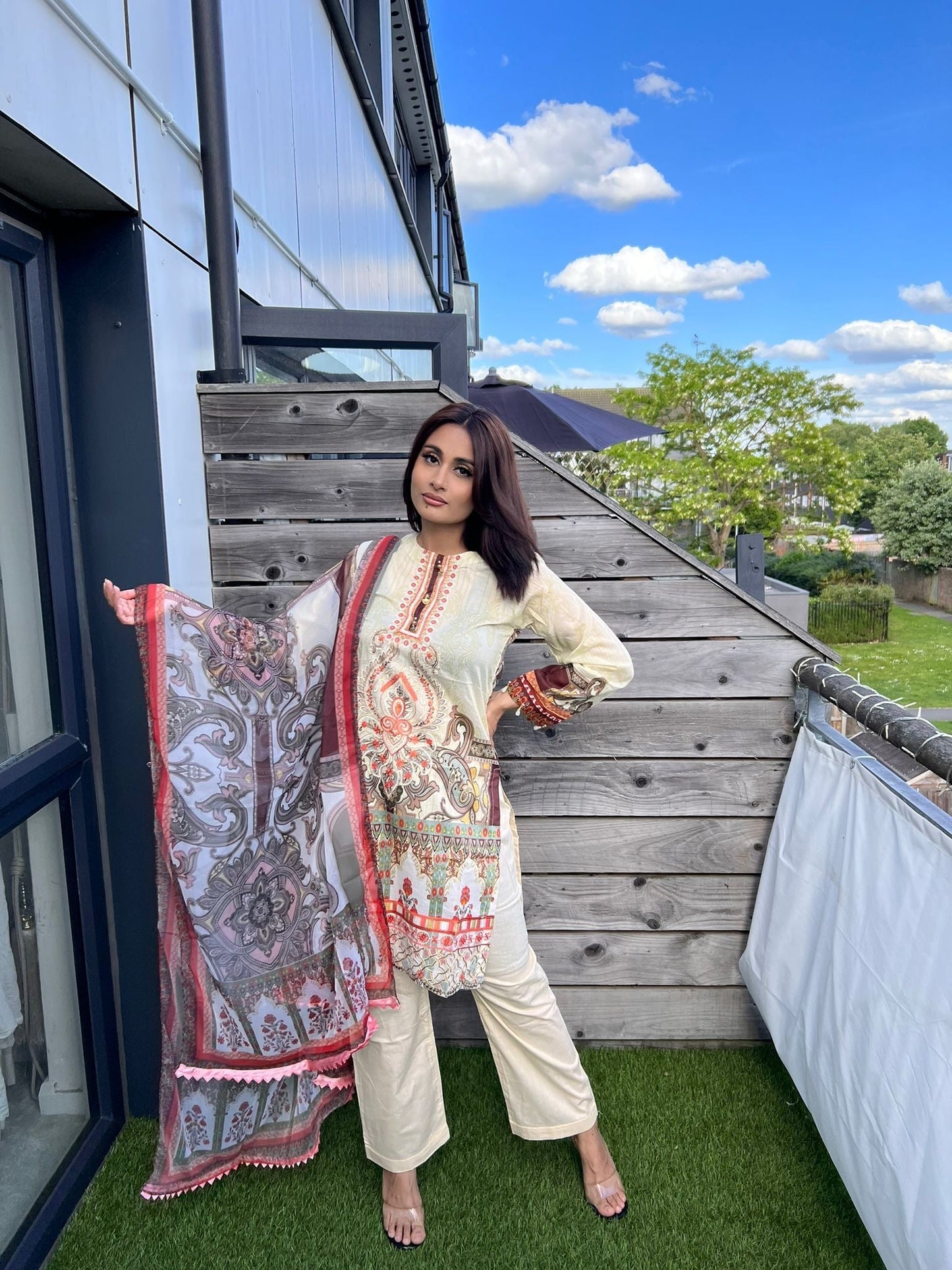 Areesha's Luxury Lawn Pret